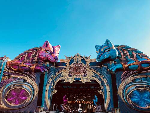 theme park blue and pink fox wall decor aleea stadionului 2